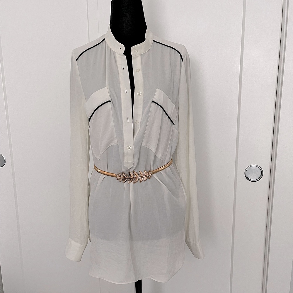 6𝒇𝒐𝒓$50 H&M sheer off-white long-sleeve top sizeS/M